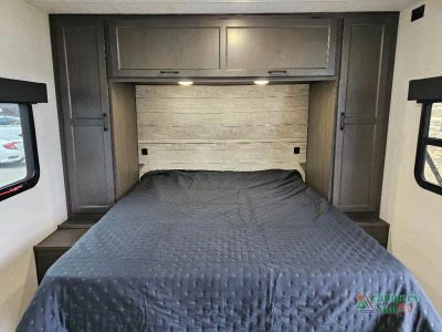 2025 Venture RV Stratus — photo 43 view