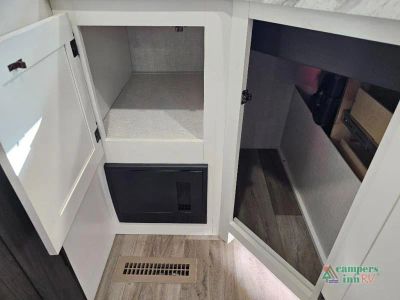 2025 Venture RV Stratus — photo 12 view