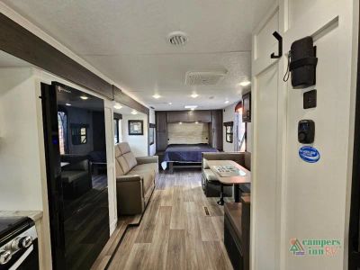 2025 Venture RV Stratus — photo 7 view