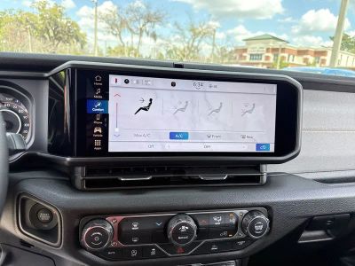 2026 Jeep Wrangler — photo 20 view