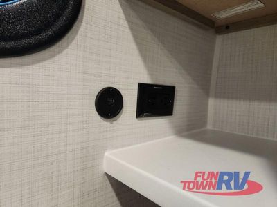 2025 Forest River RV Rockwood Ultra Lite - Photo 62