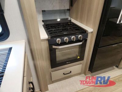 2025 Forest River RV Rockwood Ultra Lite - Photo 28