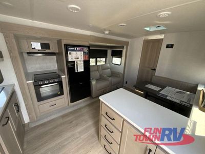 2025 Forest River RV Rockwood Ultra Lite - Photo 6