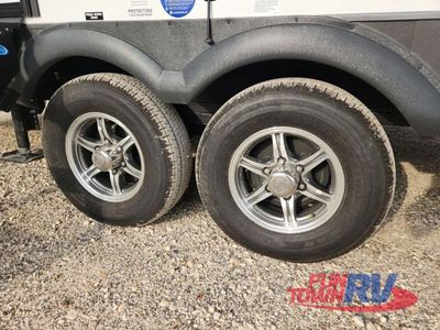2025 Forest River RV Rockwood Ultra Lite - Photo 19