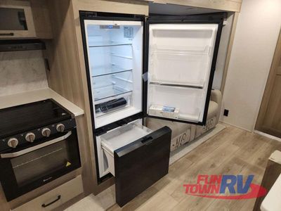 2025 Forest River RV Rockwood Ultra Lite - Photo 32