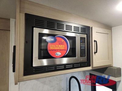 2025 Forest River RV Rockwood Ultra Lite - Photo 30