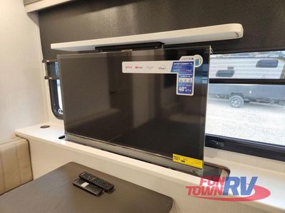 2025 Forest River RV Rockwood Ultra Lite - Photo 35