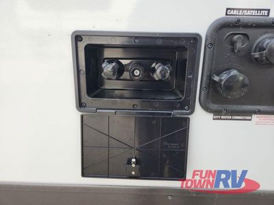 2025 Forest River RV Rockwood Ultra Lite - Photo 16