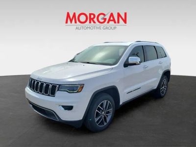 2018 Jeep Grand Cherokee — interior view
