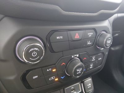 2023 Jeep Renegade - Photo 17