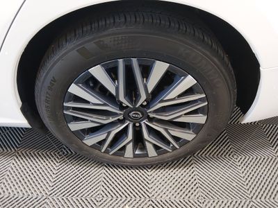 2025 Nissan Altima - Photo 10