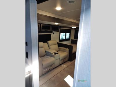 2025 Forest River Rockwood Ultra Lite — photo 34 view
