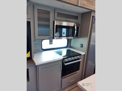 2025 Forest River Rockwood Ultra Lite — photo 41 view