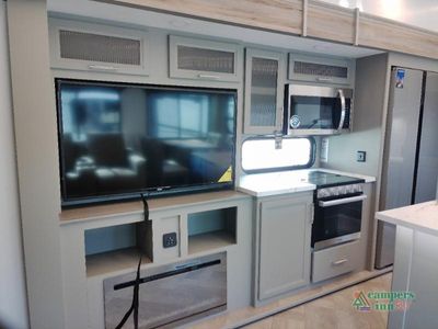 2025 Forest River Rockwood Ultra Lite — photo 39 view