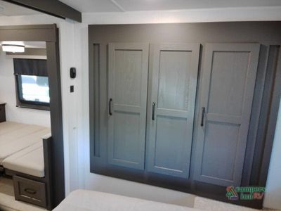 2025 Forest River Rockwood Ultra Lite — photo 28 view