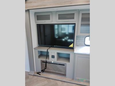 2025 Forest River Rockwood Ultra Lite — photo 45 view