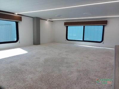 2025 Forest River Rockwood Ultra Lite — photo 48 view