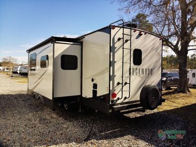 2025 Forest River Rockwood Ultra Lite — photo 10 view