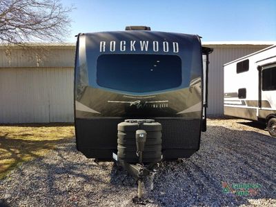 2025 Forest River Rockwood Ultra Lite — photo 8 view