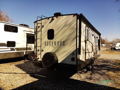 2025 Forest River Rockwood Ultra Lite — photo 11 view
