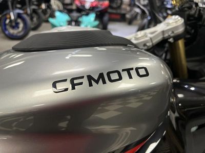 2025 CFMOTO 450SS - Photo 11