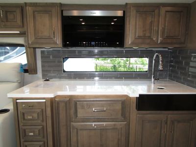 2026 Fleetwood DISCOVERY LXE - Photo 8