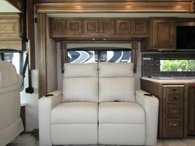 2026 Fleetwood DISCOVERY LXE - Photo 7