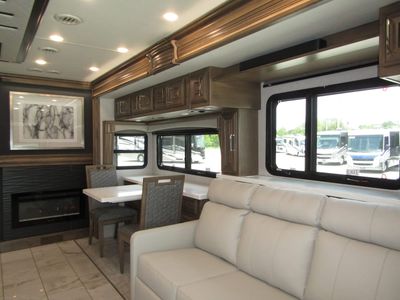 2026 Fleetwood DISCOVERY LXE - Photo 12