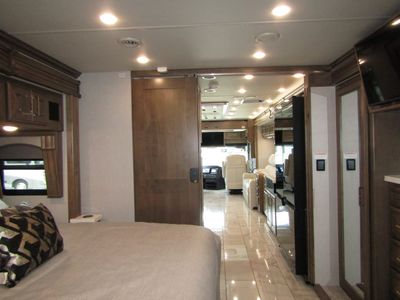 2026 Fleetwood DISCOVERY LXE - Photo 3