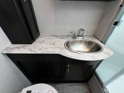 2024 Fleetwood FLAIR - Photo 33