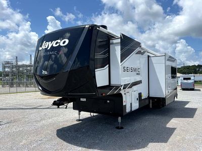 2026 Jayco Seismic - Photo 2