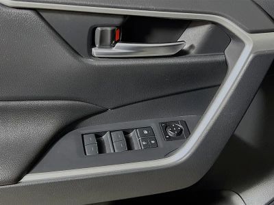 2023 Toyota RAV4 Hybrid — photo 14 view