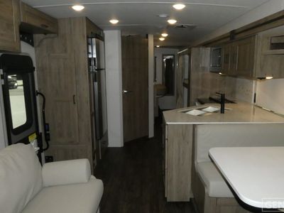 2025 Winnebago Sunstar - Photo 5