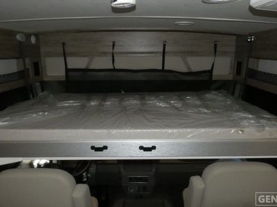 2025 Winnebago Sunstar - Photo 14