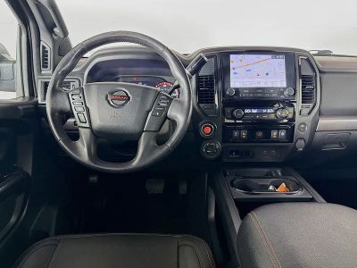 2020 Nissan Titan — photo 23 view