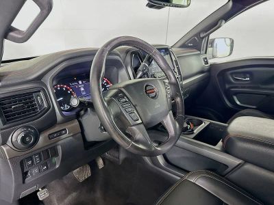 2020 Nissan Titan — photo 7 view