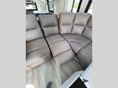 2026 Jayco Pinnacle - Photo 13