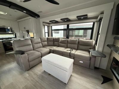 2026 Jayco Pinnacle - Photo 12