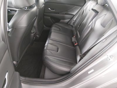 2024 Hyundai Elantra — photo 21 view