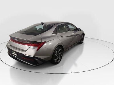 2024 Hyundai Elantra — photo 7 view