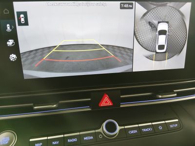2024 Hyundai Elantra — photo 16 view