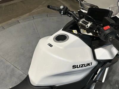 2026 Suzuki GSX-S1000GT+ - Photo 14