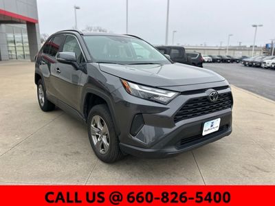 2025 Toyota RAV4 - Photo 3