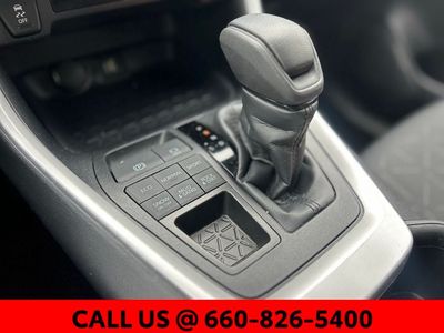 2025 Toyota RAV4 - Photo 18