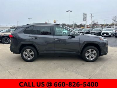 2025 Toyota RAV4 - Photo 4
