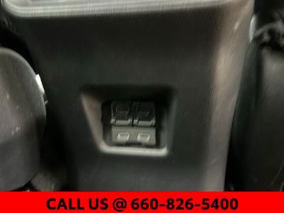 2025 Toyota RAV4 - Photo 8