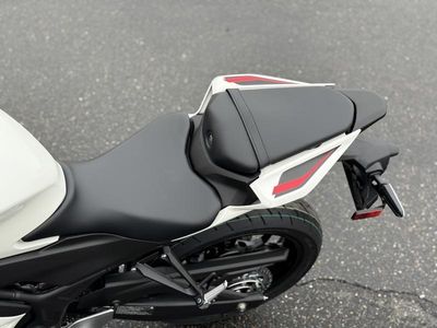 2026 Yamaha YZF-R3 - Photo 17