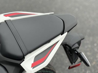 2026 Yamaha YZF-R3 - Photo 16