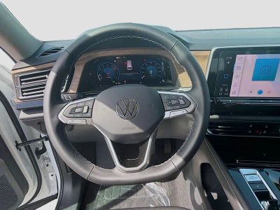 2026 Volkswagen Atlas — photo 10 view