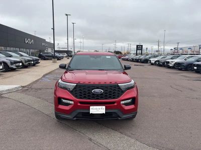 2023 Ford Explorer — side profile view